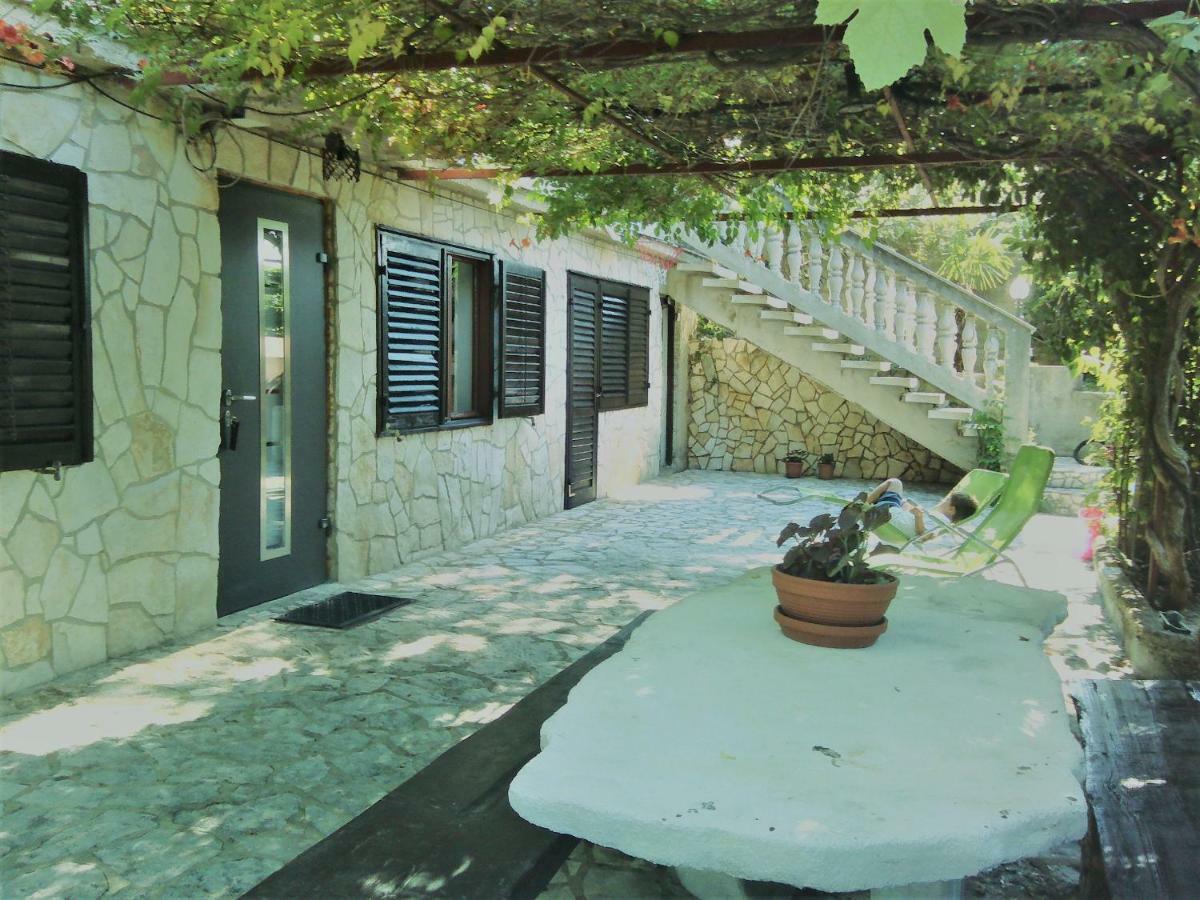 Mirjam Apartment Novi Vinodolski Exterior photo